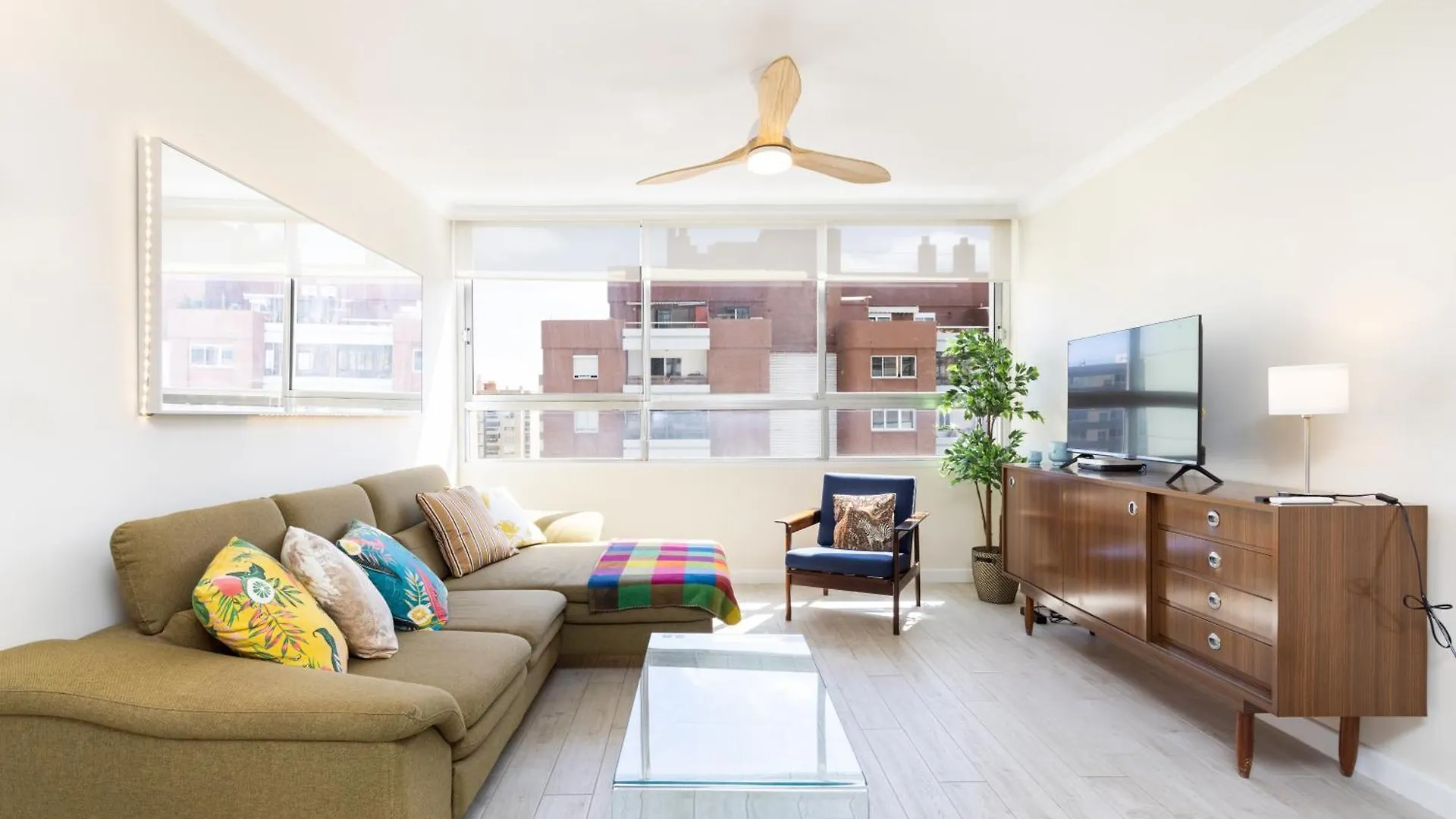 Apartment Home2Book Bright Apt & Communal Pool Santa Cruz