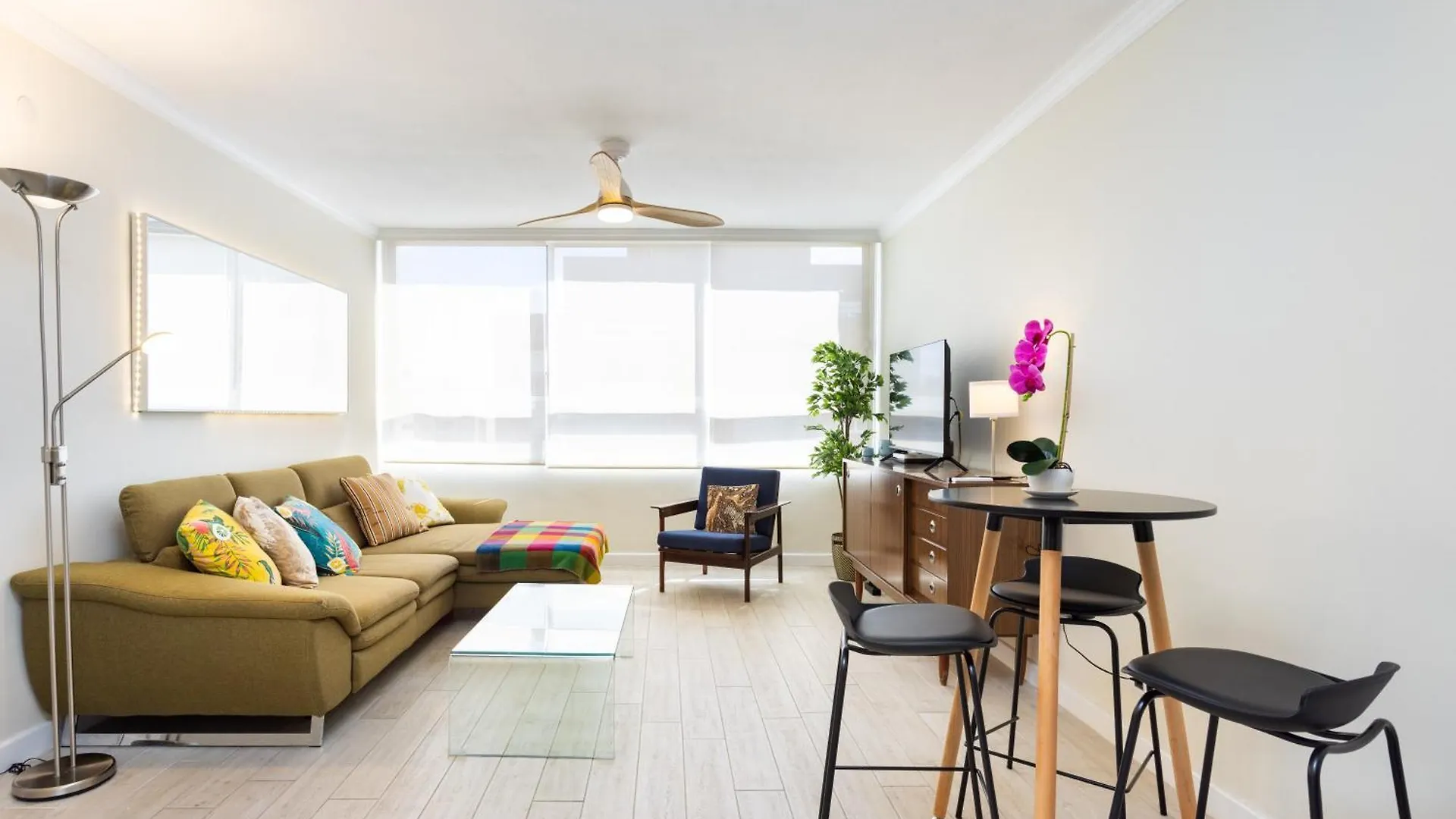 Apartment Home2Book Bright Apt & Communal Pool Santa Cruz