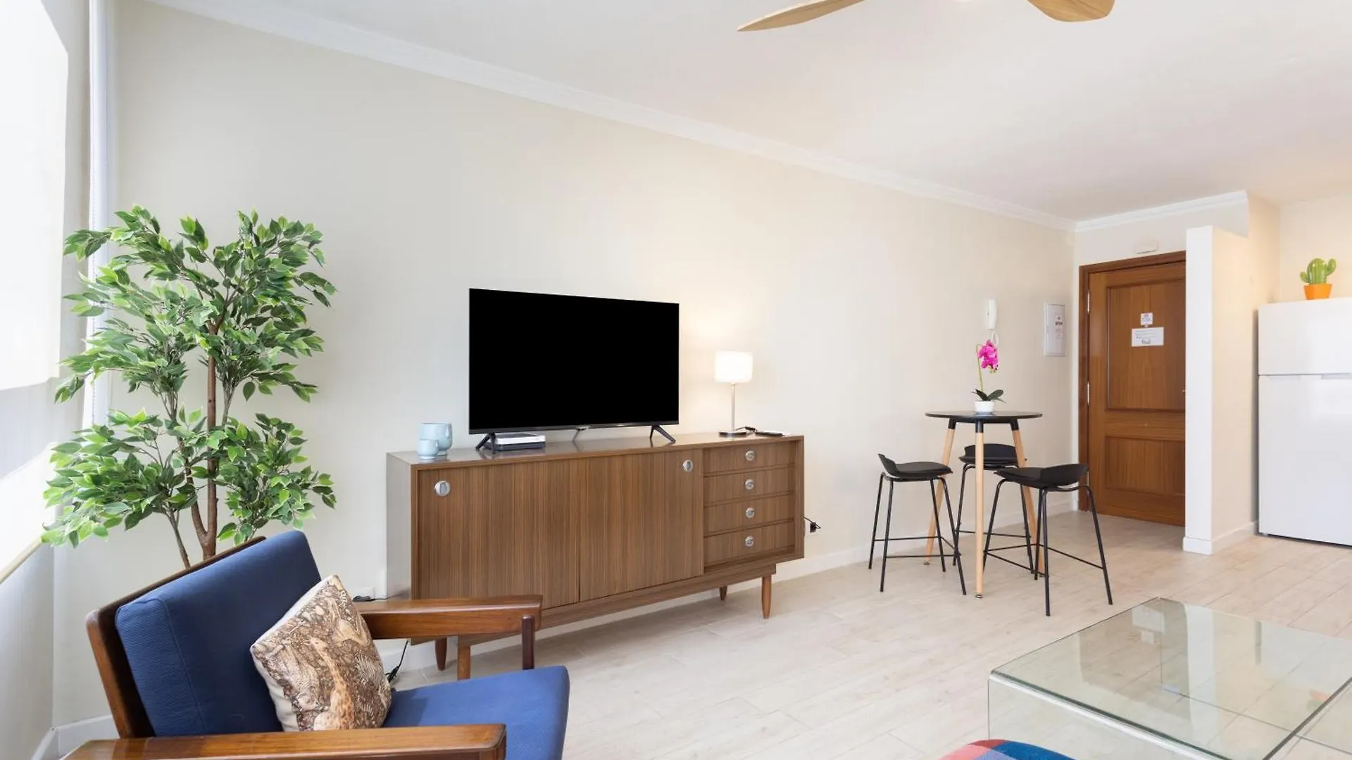 Apartment Home2Book Bright Apt & Communal Pool Santa Cruz