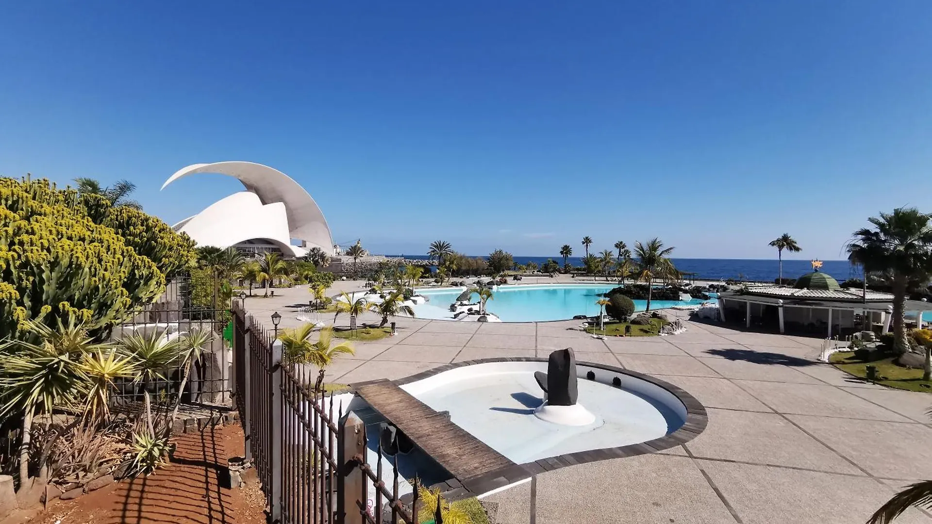 Apartment Home2Book Bright Apt & Communal Pool Santa Cruz