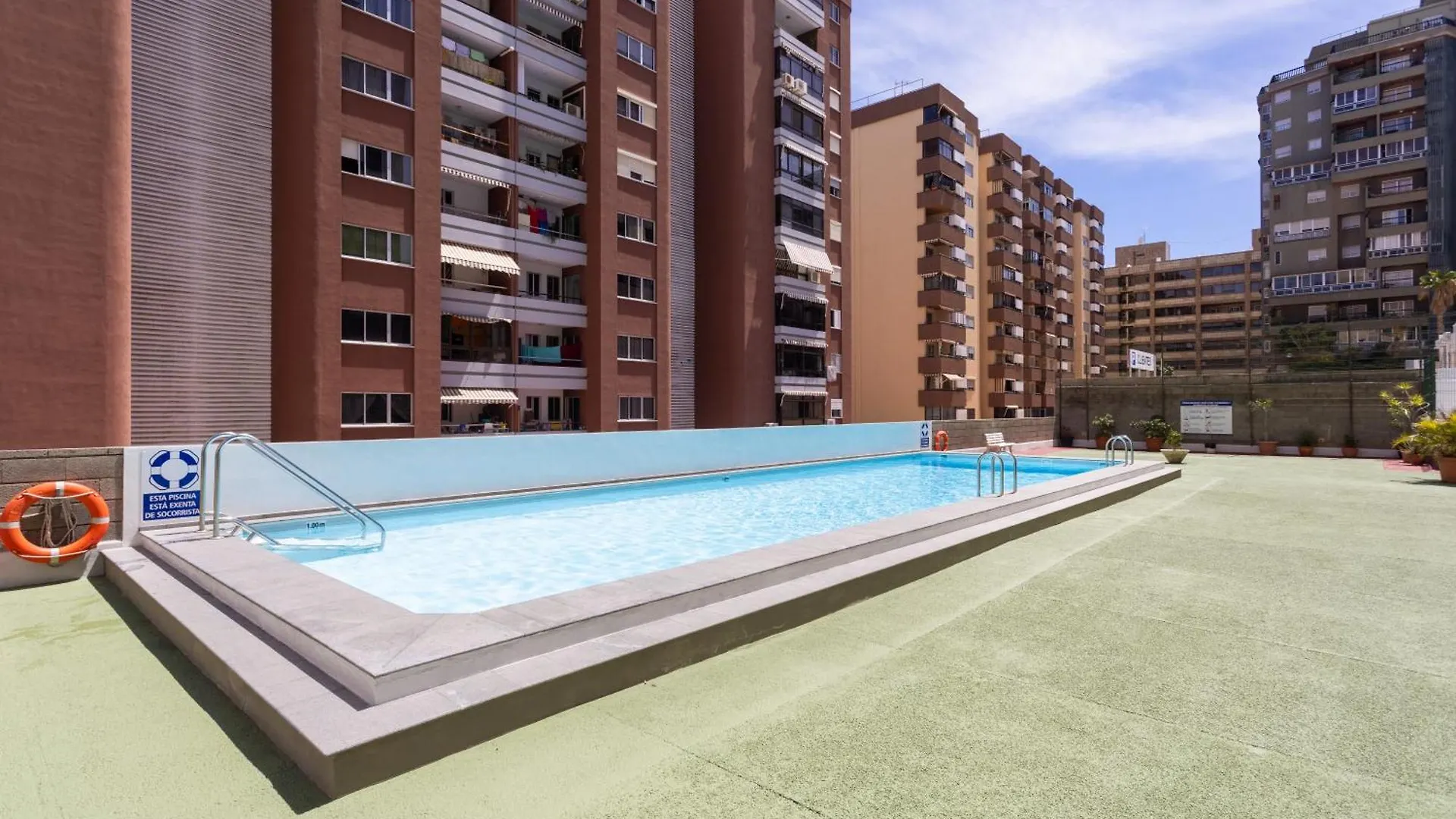 Apartment Home2Book Bright Apt & Communal Pool Santa Cruz